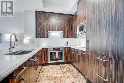 #702 -55 Scollard St, Toronto, ON - Indoor Photo Showing Kitchen With Upgraded Kitchen