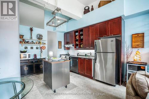 #929 -155 Dalhousie St, Toronto, ON - Indoor Photo Showing Kitchen With Stainless Steel Kitchen