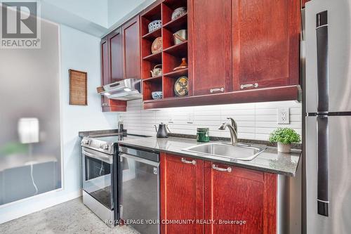 #929 -155 Dalhousie St, Toronto, ON - Indoor Photo Showing Kitchen With Stainless Steel Kitchen