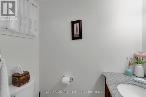 #32 -32 Farm Green Way, Toronto, ON - Indoor Photo Showing Bathroom