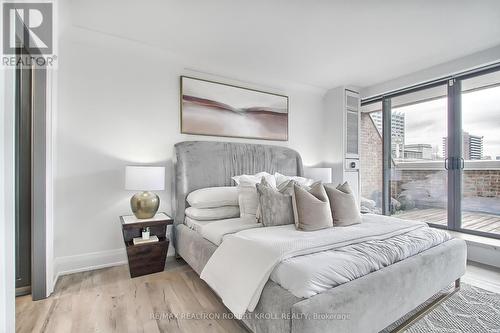 #406 -55A Avenue Rd, Toronto, ON - Indoor Photo Showing Bedroom