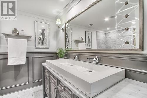 #406 -55A Avenue Rd, Toronto, ON - Indoor Photo Showing Bathroom