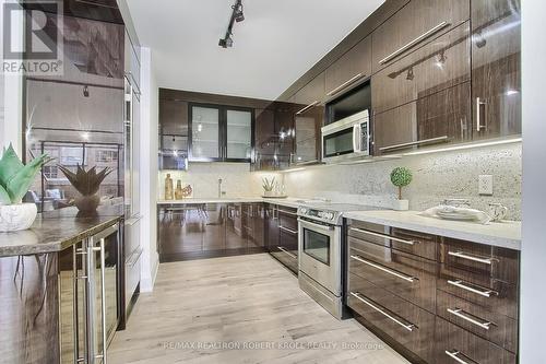 406 - 55A Avenue Road, Toronto, ON - Indoor Photo Showing Kitchen With Upgraded Kitchen