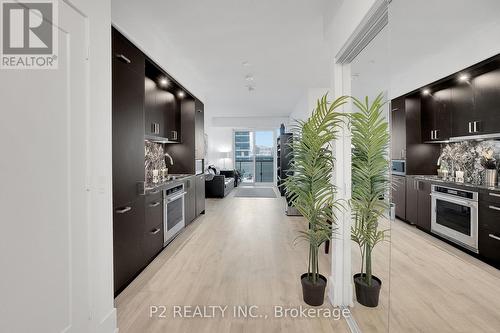 #1001 -480 Front St W, Toronto, ON - Indoor Photo Showing Kitchen With Upgraded Kitchen