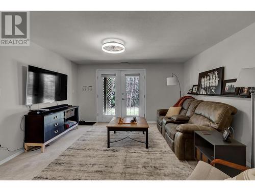 2274 Sadler Drive, Prince George, BC - Indoor Photo Showing Living Room