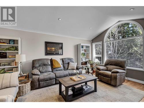 2274 Sadler Drive, Prince George, BC - Indoor Photo Showing Living Room