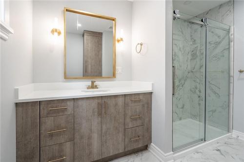 62 Harrison Avenue, Hamilton, ON - Indoor Photo Showing Bathroom