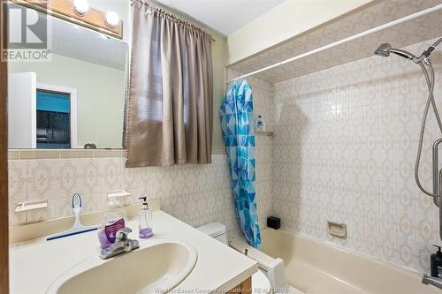 347 Curry, Windsor, ON - Indoor Photo Showing Bathroom