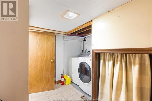 347 Curry, Windsor, ON - Indoor Photo Showing Laundry Room
