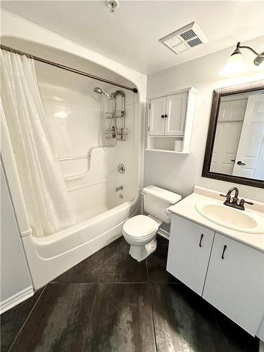 4003 Kilmer Drive|Unit #309, Burlington, ON - Indoor Photo Showing Bathroom