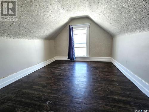 1142 2Nd Avenue Ne, Moose Jaw, SK - Indoor Photo Showing Other Room