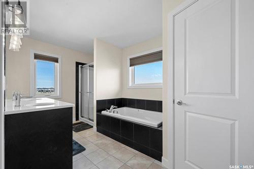 5024 Cornell Gate, Regina, SK - Indoor Photo Showing Bathroom