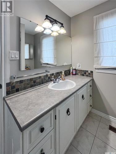 3176 Grey Owl Crescent, Prince Albert, SK - Indoor Photo Showing Bathroom
