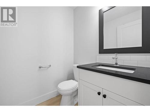 6635 Tronson Road Unit# 24, Vernon, BC - Indoor Photo Showing Bathroom