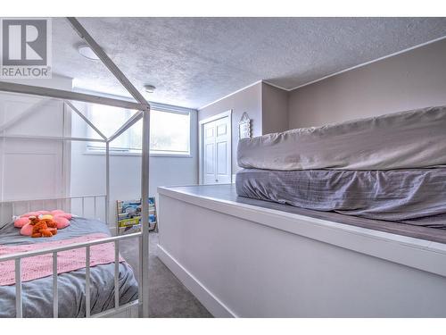 7327 Tronson Road, Vernon, BC - Indoor Photo Showing Bedroom