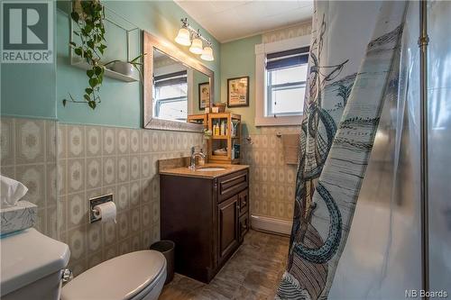 706-708 Beaconsfield Avenue, Saint John, NB - Indoor Photo Showing Bathroom