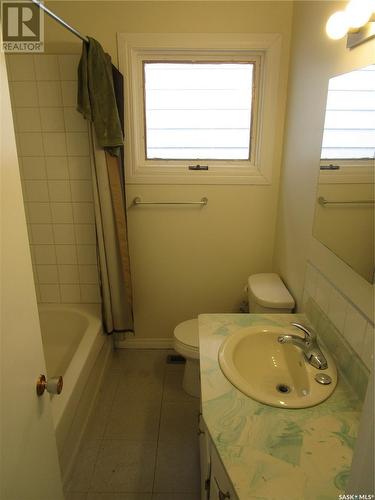 939 Retallack Street, Regina, SK - Indoor Photo Showing Bathroom