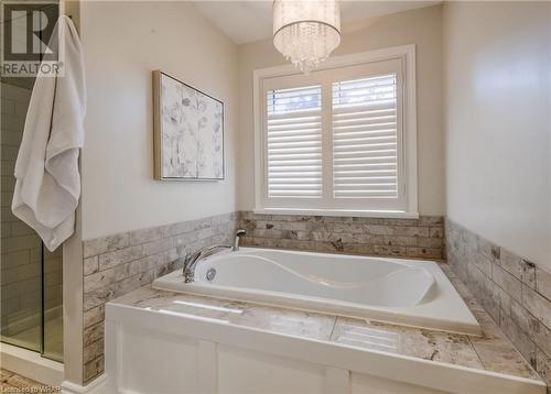 605 Sandringham Drive, Waterloo, ON - Indoor Photo Showing Bathroom