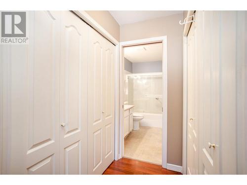 2675 Pine Avenue Unit# 1, Lumby, BC - Indoor Photo Showing Bathroom