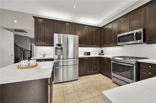103 Bocelli Crescent, Hamilton, ON - Indoor Photo Showing Kitchen With Upgraded Kitchen