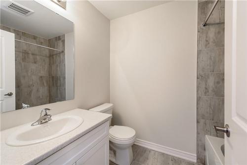 27 Rachel Drive|Unit #5, Stoney Creek, ON - Indoor Photo Showing Bathroom