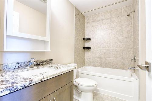 63 John Frederick Drive, Ancaster, ON - Indoor Photo Showing Bathroom