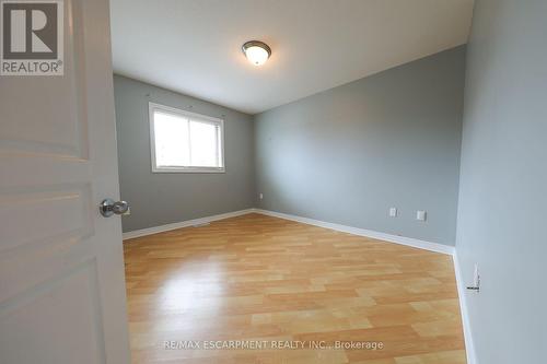 6992 Julie Drive, Niagara Falls, ON - Indoor Photo Showing Other Room