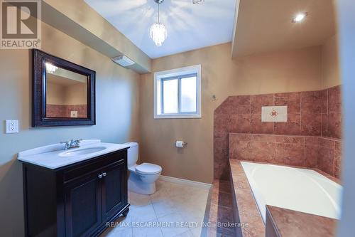 6992 Julie Drive, Niagara Falls, ON - Indoor Photo Showing Bathroom