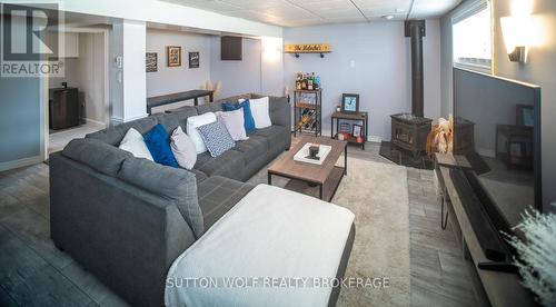 412 Regal Drive, London, ON - Indoor Photo Showing Basement