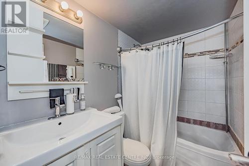 #106 -105 Conroy Cres, Guelph, ON - Indoor Photo Showing Bathroom