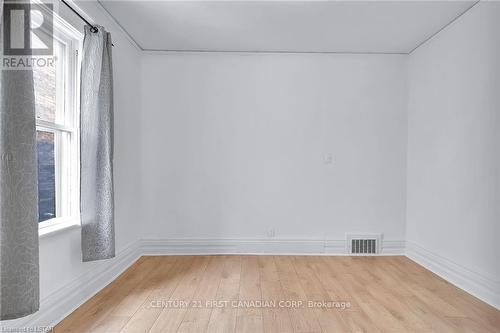 140 Central Ave, London, ON - Indoor Photo Showing Other Room