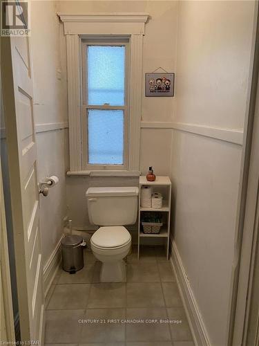 140 Central Avenue, London, ON - Indoor Photo Showing Bathroom