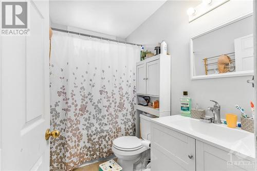 242 Hamilton Street, Hawkesbury, ON - Indoor Photo Showing Bathroom