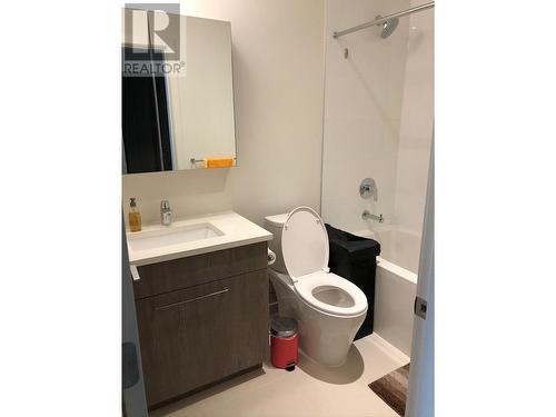 691 North Road, Coquitlam, BC - Indoor Photo Showing Bathroom