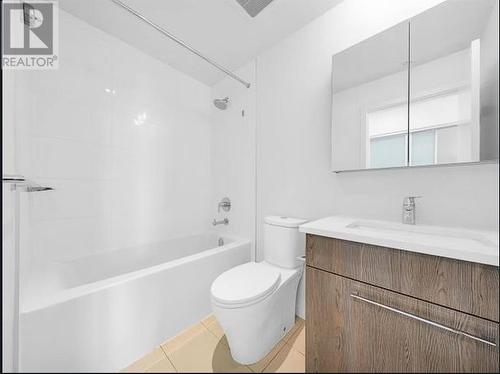 691 North Road, Coquitlam, BC - Indoor Photo Showing Bathroom