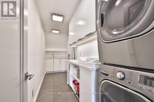 646 West Oval Dr, Burlington, ON - Indoor Photo Showing Laundry Room