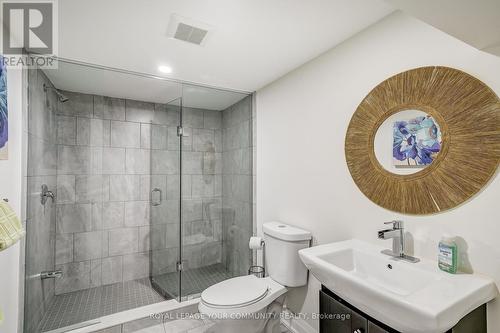 31 Chappel Hill Rd, Toronto, ON - Indoor Photo Showing Bathroom