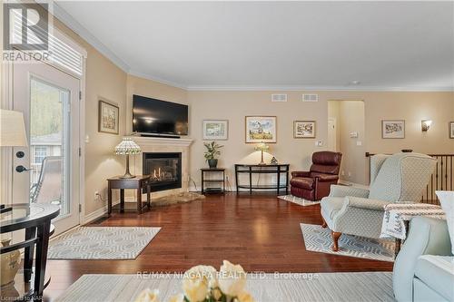 33 Hickory Avenue, Niagara-On-The-Lake, ON - Indoor Photo Showing Living Room With Fireplace