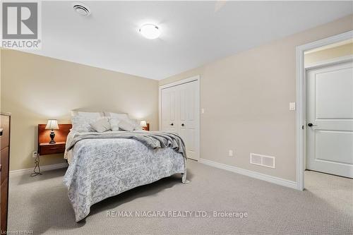 33 Hickory Ave, Niagara-On-The-Lake, ON - Indoor Photo Showing Bedroom