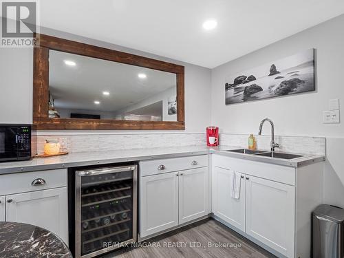 3327 Cattell Dr, Niagara Falls, ON - Indoor Photo Showing Kitchen With Double Sink