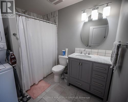 214 - 125 Shoreview Place, Hamilton, ON - Indoor Photo Showing Bathroom