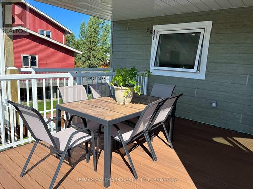 105 Willow Court, Rainy River, ON - Outdoor With Deck Patio Veranda With Exterior