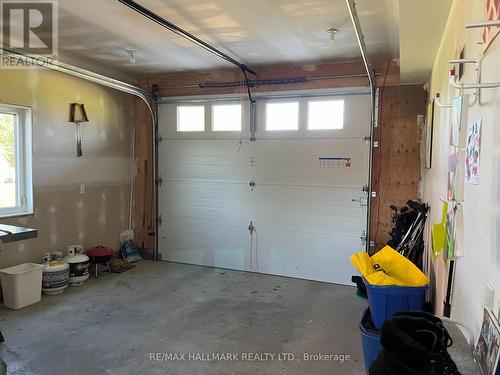 105 Willow Court, Rainy River, ON - Indoor Photo Showing Garage