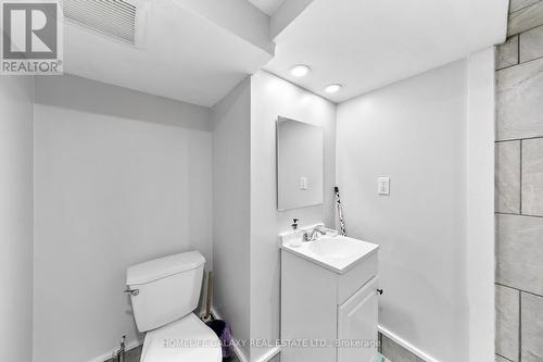 3135 Academy Drive, Windsor, ON - Indoor Photo Showing Bathroom