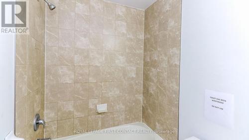29 Robinson Street, Barrie, ON - Indoor Photo Showing Bathroom