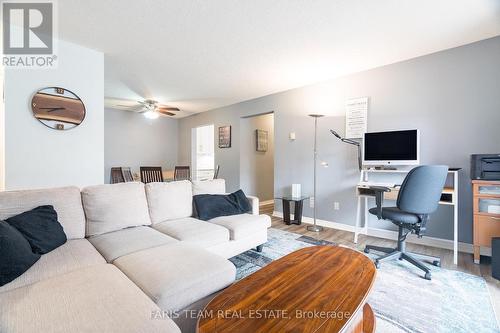#F2 -171 Edgehill Dr, Barrie, ON - Indoor Photo Showing Living Room