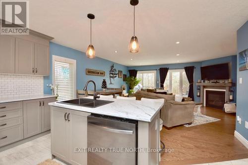 15 Cardinal Crt, Tay, ON - Indoor Photo Showing Kitchen With Double Sink