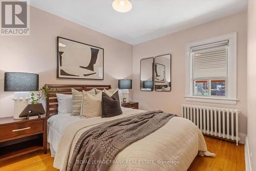 275 Mortimer Avenue, Toronto, ON - Indoor Photo Showing Bedroom