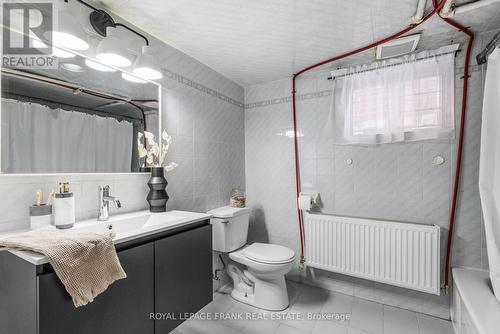 275 Mortimer Ave, Toronto, ON - Indoor Photo Showing Bathroom