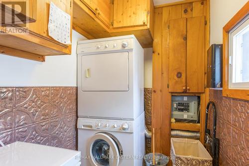152A Paradise Landing Rd, Hastings Highlands, ON - Indoor Photo Showing Laundry Room